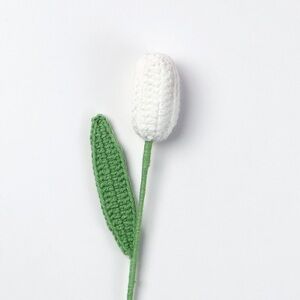 🌷 Elegant White Tulip Crochet Decor
